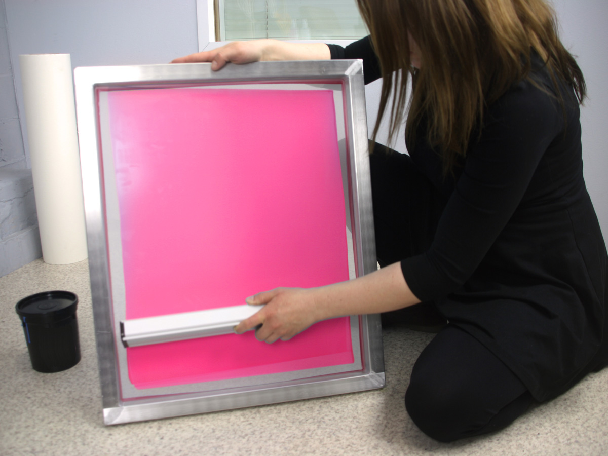 FT COAT PRO Emulsion mit passender Beschichtungsrinne auftragen FT COAT PRO Emulsion mit passender Beschichtungsrinne auftragen