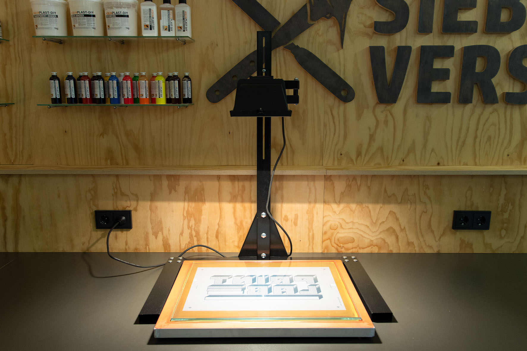 Siebdruck selber machen - DIY Belichtung mit Standhalterung für Lampe