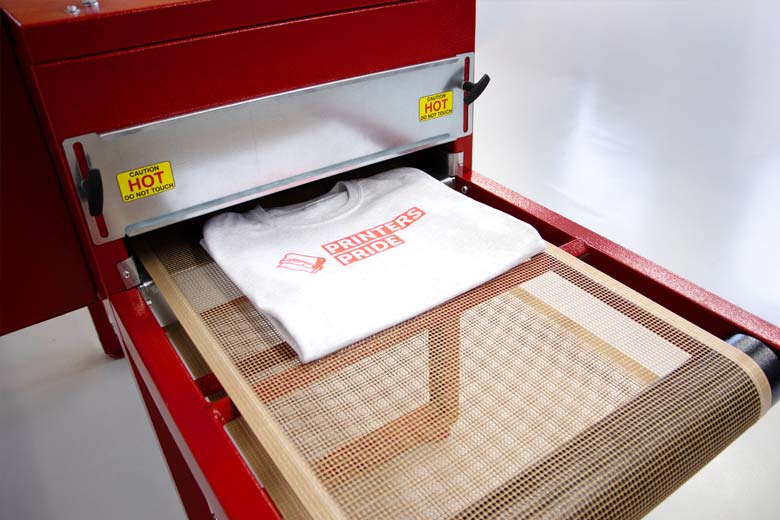 Siebdruckfarbe effizient im Trockentunnel fixieren